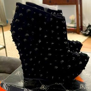 Black velvet and studded wedge bootie
